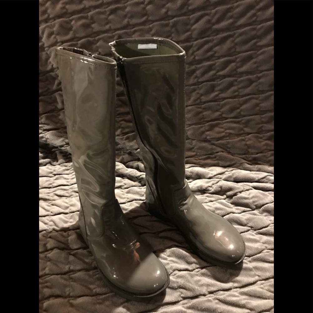 Vintage Iron Grey Patent Microfiber Earth Shoes!